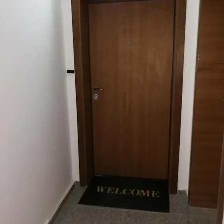 Studio 11 Apartment *