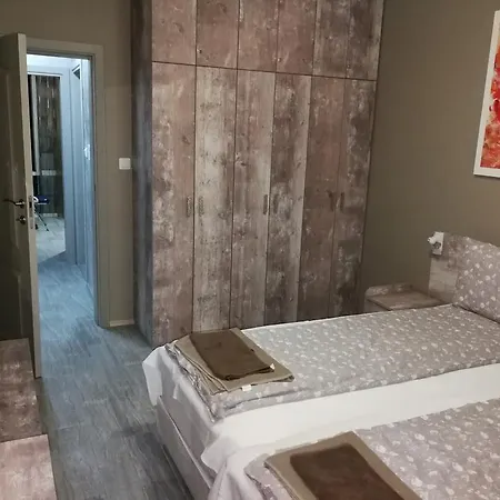 Apartment Studio 11 *